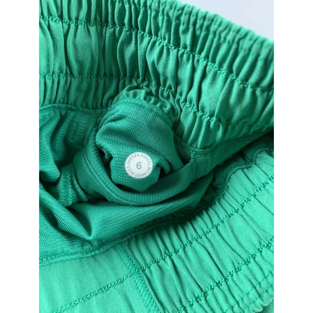 Lululemon Hotty Hot Low-Rise Lined Short 4” inseam Size 6